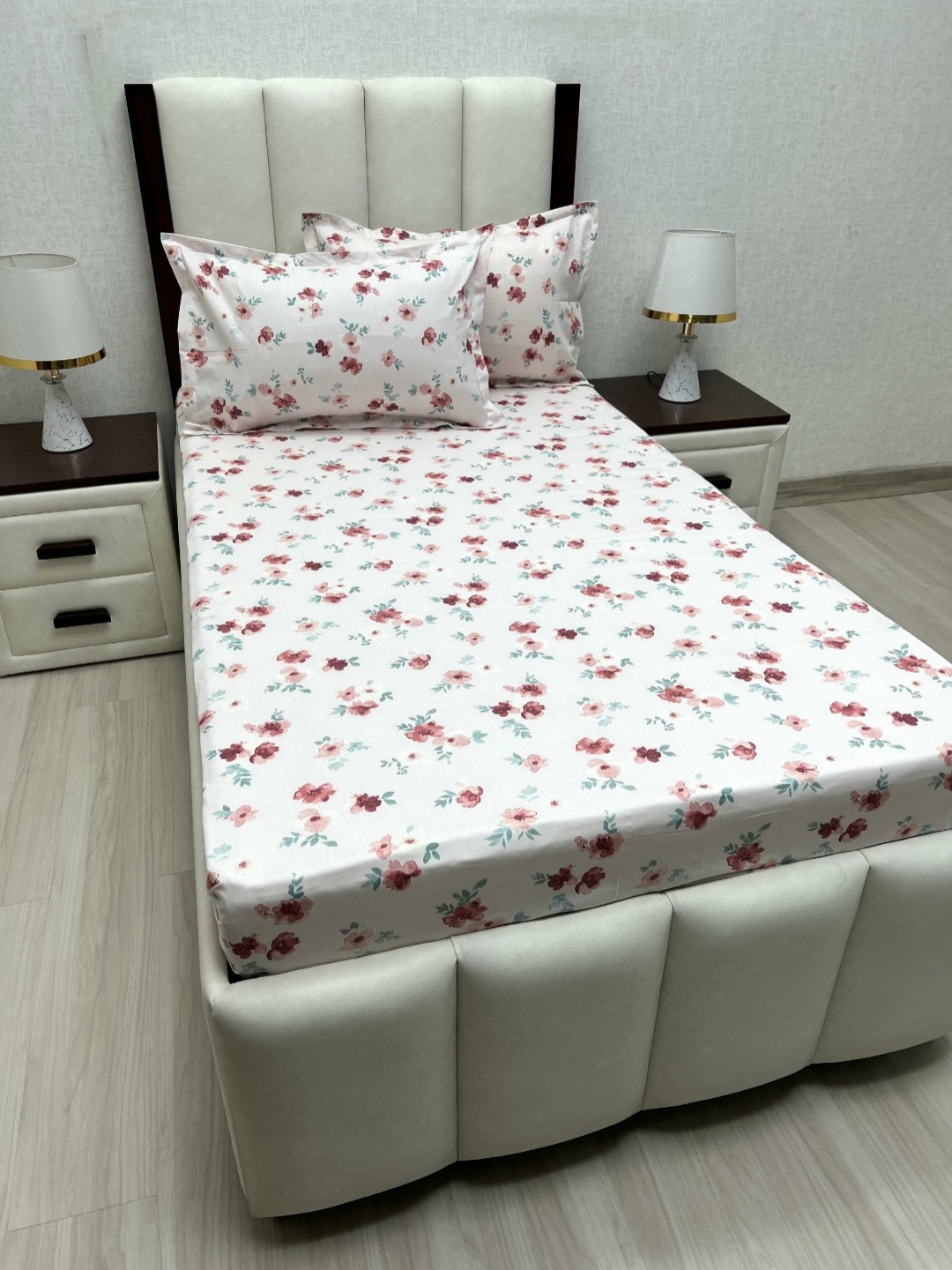 

Pure Decor Cotton Single Bed Size Bedsheet With 2 Pillow Covers 1.73m X 2.36m, Pink