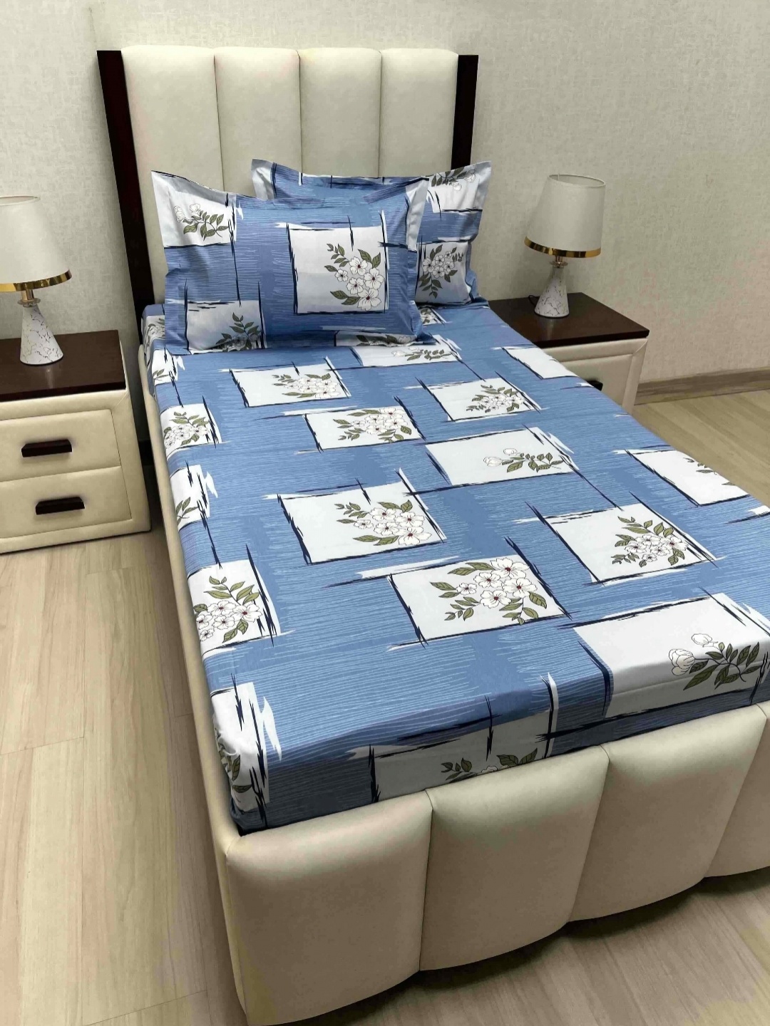 

Pure Decor Blue & White Floral 300 TC Single Bedsheet with 2 Pillow Covers