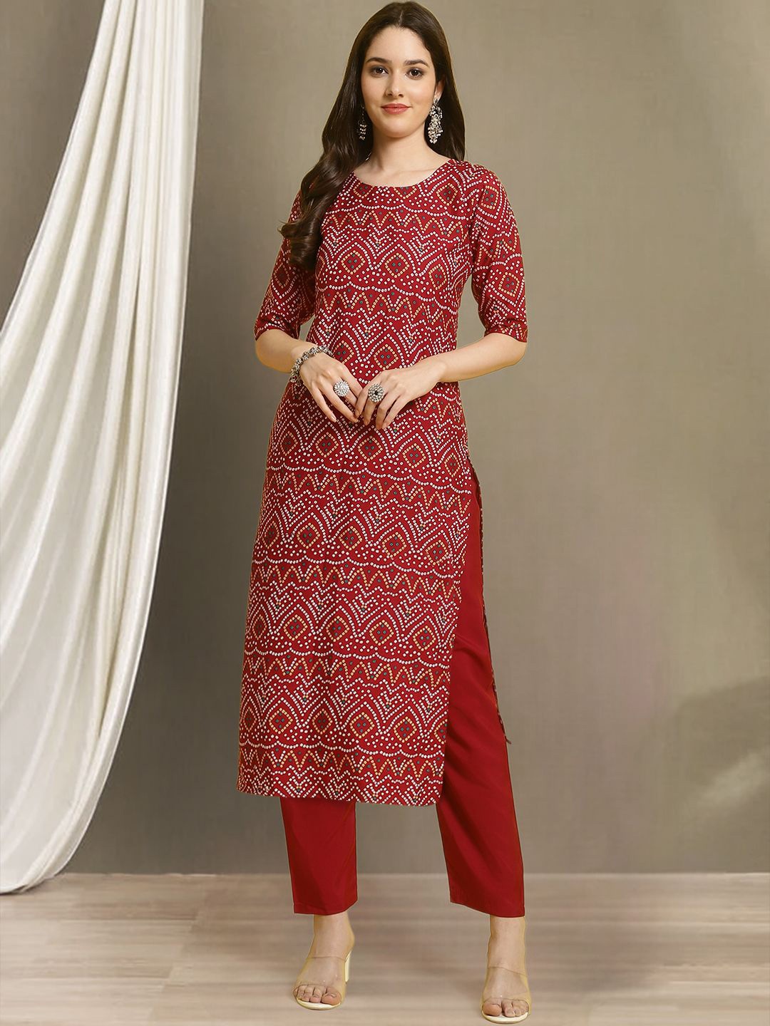 

7Threads Bandhani Printed Round Neck Straight Kurta with Trousers, Maroon