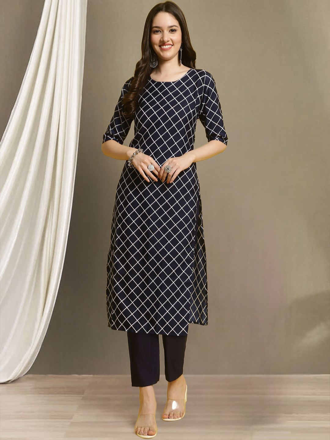 

7Threads Checked Round Neck Straight Kurta with Trousers, Blue