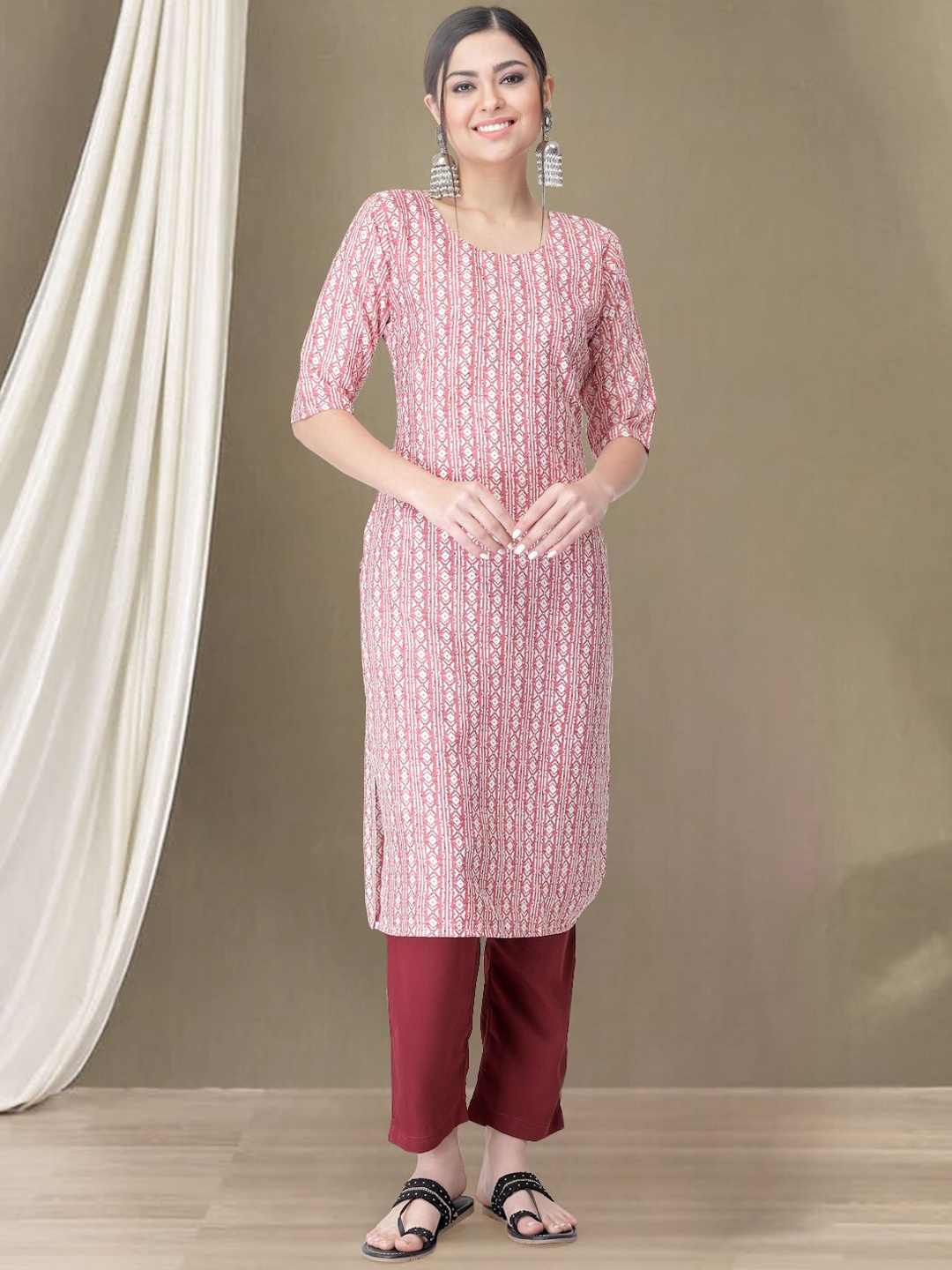 

7Threads Geometric Printed Round Neck Straight Kurta with Trousers, Peach