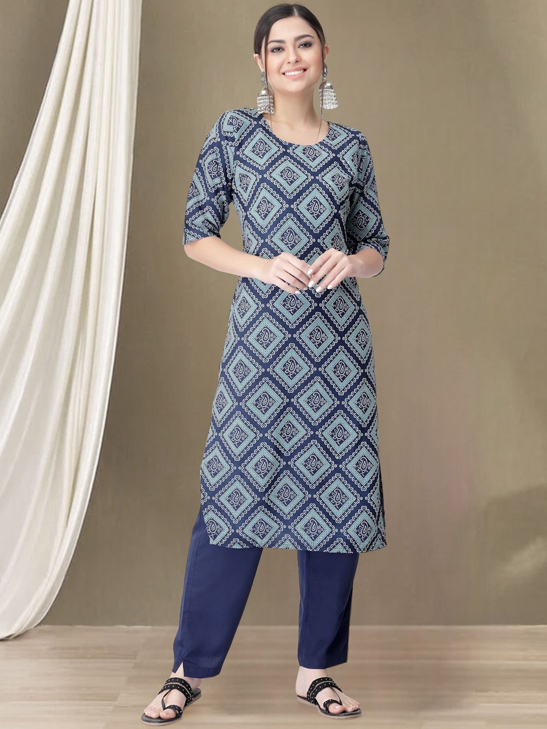 

7Threads Geometric Printed Round Neck Straight Kurta with Trousers, Blue