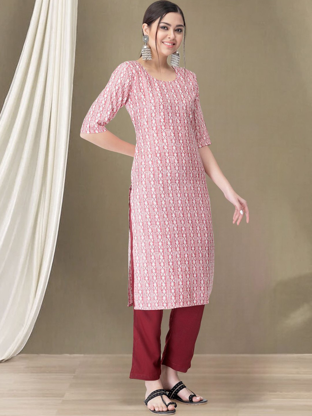 

7Threads Geometric Printed Round Neck Straight Kurta with Trousers, Peach