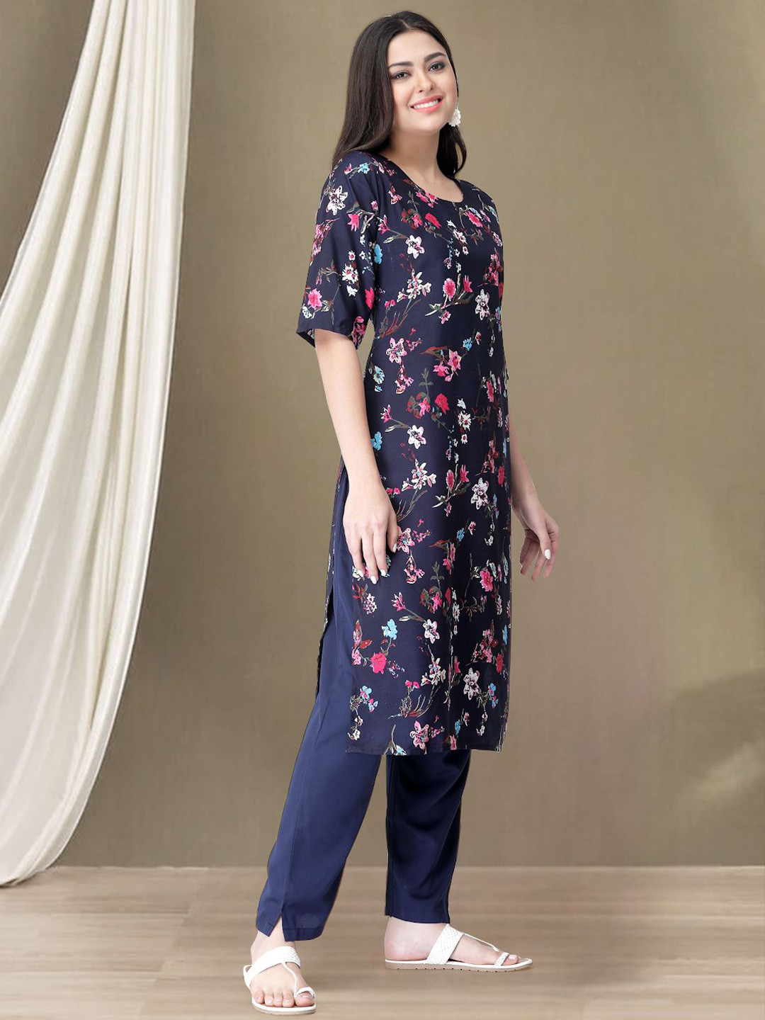 

7Threads Floral Printed Round Neck Straight Kurta with Trousers, Navy blue