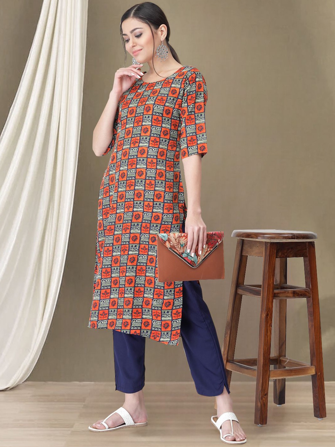 

7Threads Geometric Printed Round Neck Straight Kurta with Trousers, Red