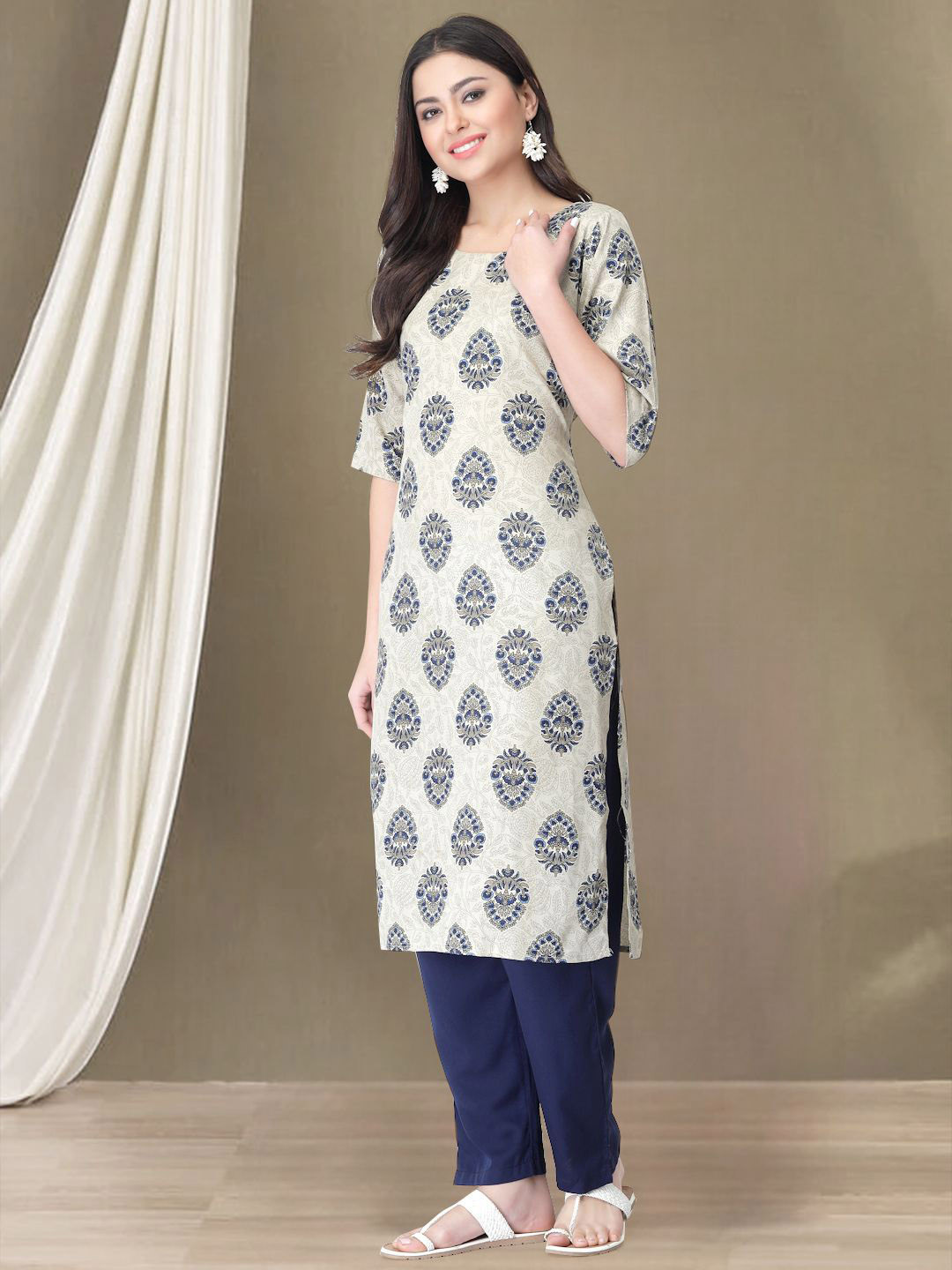 

7Threads Ethnic Motifs Printed Round Neck Straight Kurta With Trousers, White