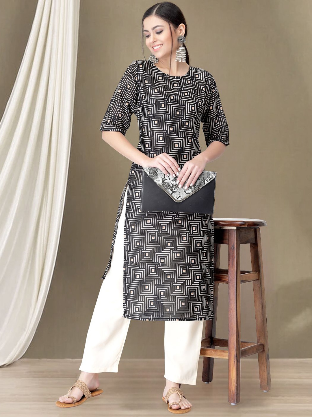 

7Threads Geometric Printed Round Neck Straight Kurta with Trousers, Black