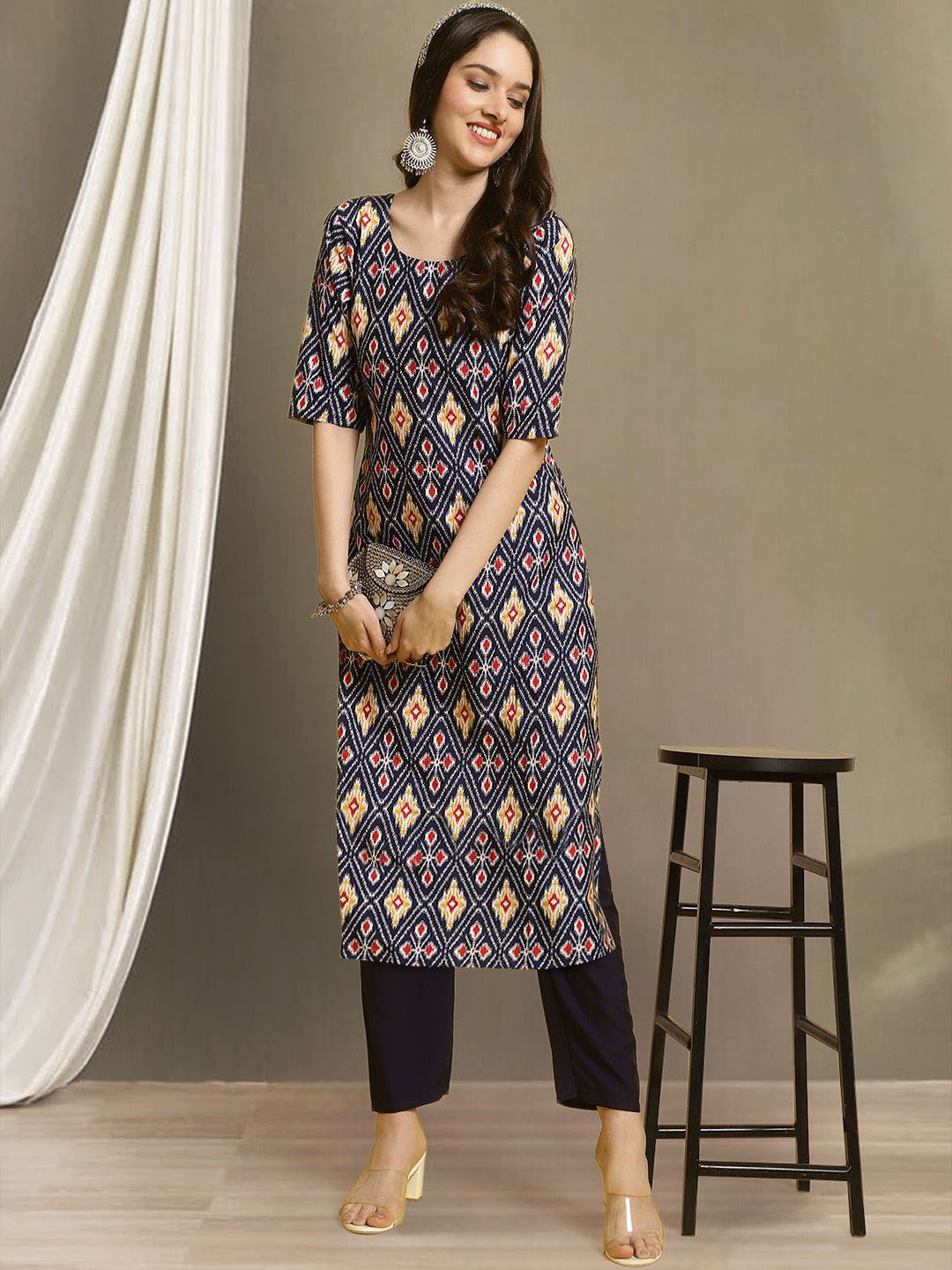 

7Threads Geometric Printed Round Neck Straight Kurta with Trousers, Navy blue