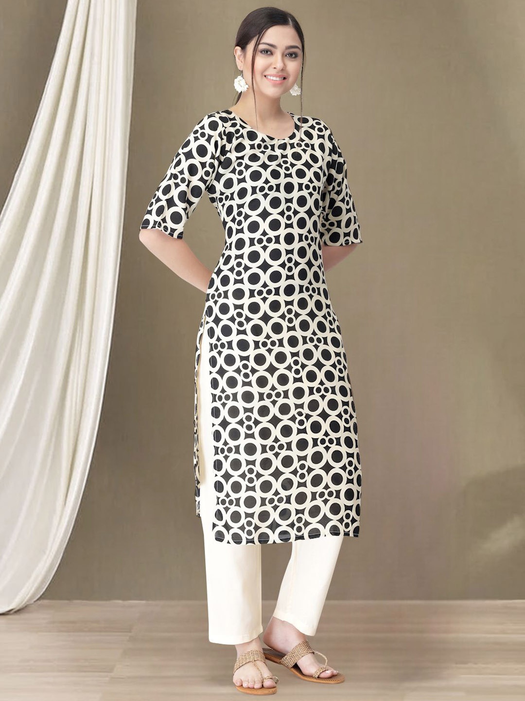

7Threads Geometric Printed Round Neck Straight Kurta with Trousers, Black