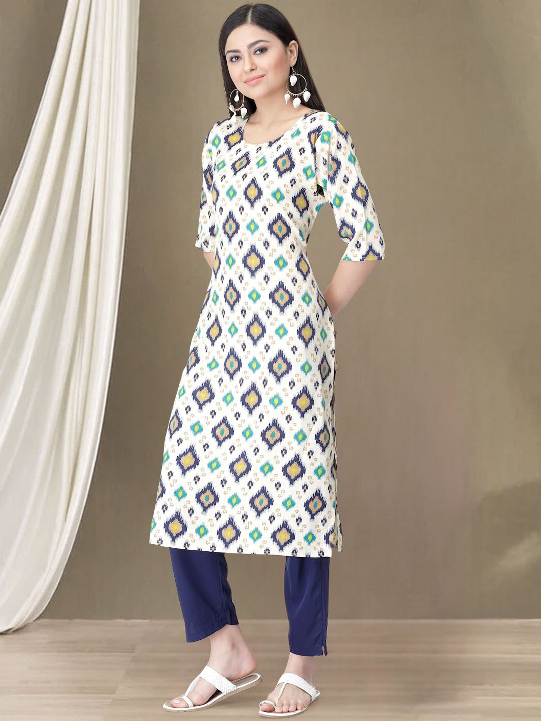 

7Threads Geometric Printed Round Neck Straight Kurta with Trousers, White