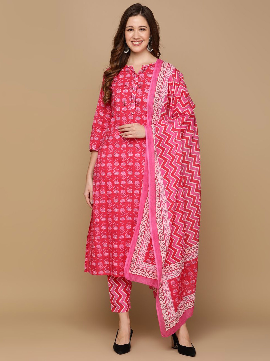 

GURRA Floral Printed Pure Cotton Straight Kurta with Trousers & Dupatta, Pink