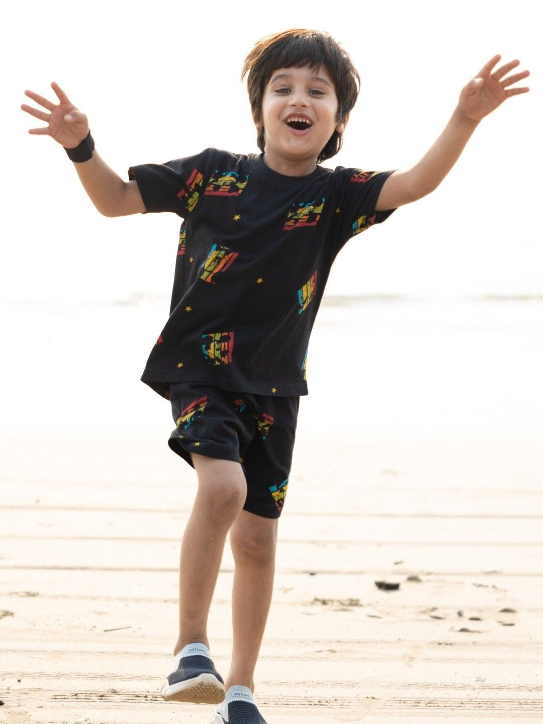 

Nap Chief Infants Unisex Mickey Mouse Printed Relaxed Fit Pure Cotton T-shirt with Shorts, Black