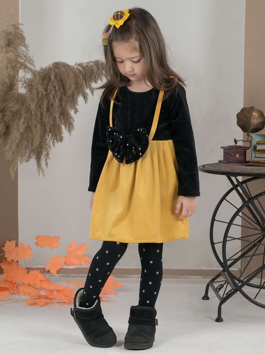 Foreverkidz Girls Velvet Pinafore Classic Gallace Story Dress, Black
