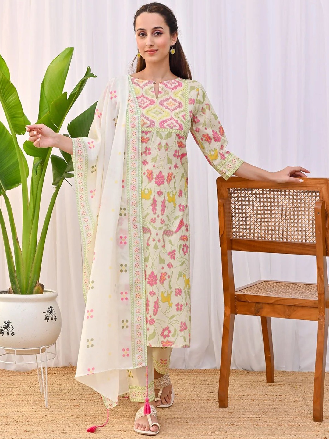 

STYLERIUM Floral Embroidered Straight Kurta with Trousers & Dupatta, Cream