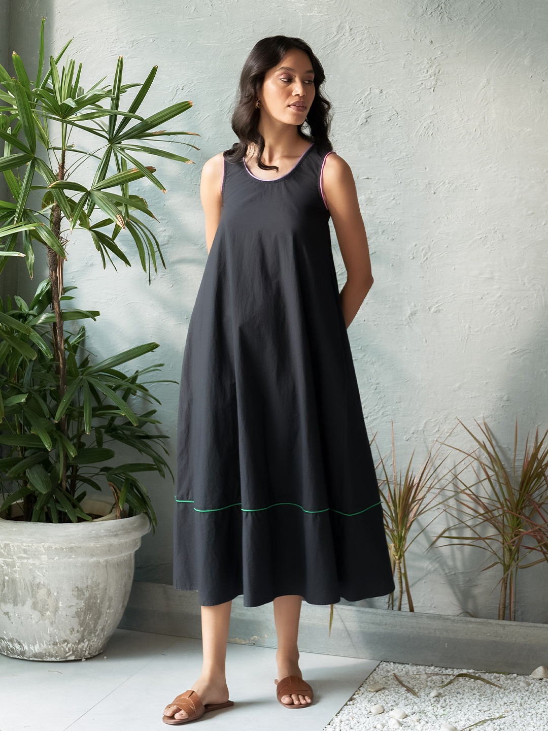 

Canoopi Women Cotton A-Line Scoop Neck Sleeveless Midi Dress, Black