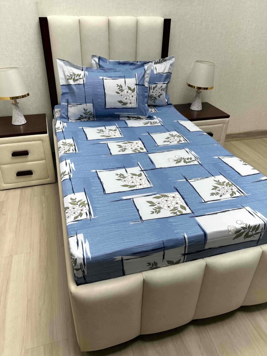 

Pure Decor Lounge Blue Floral Printed Pure Cotton 260 TC Single Bedsheet Set 2.36 x 1.73 m
