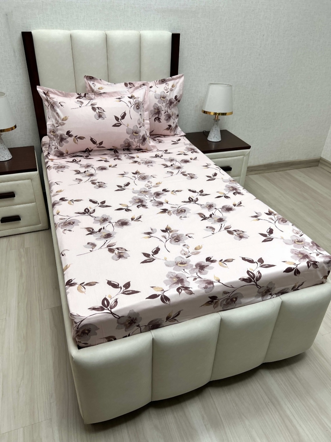 

Pure Decor Lounge Pink Floral Printed Pure Cotton 260 TC Single Bedsheet Set 2.36 x 1.73 m