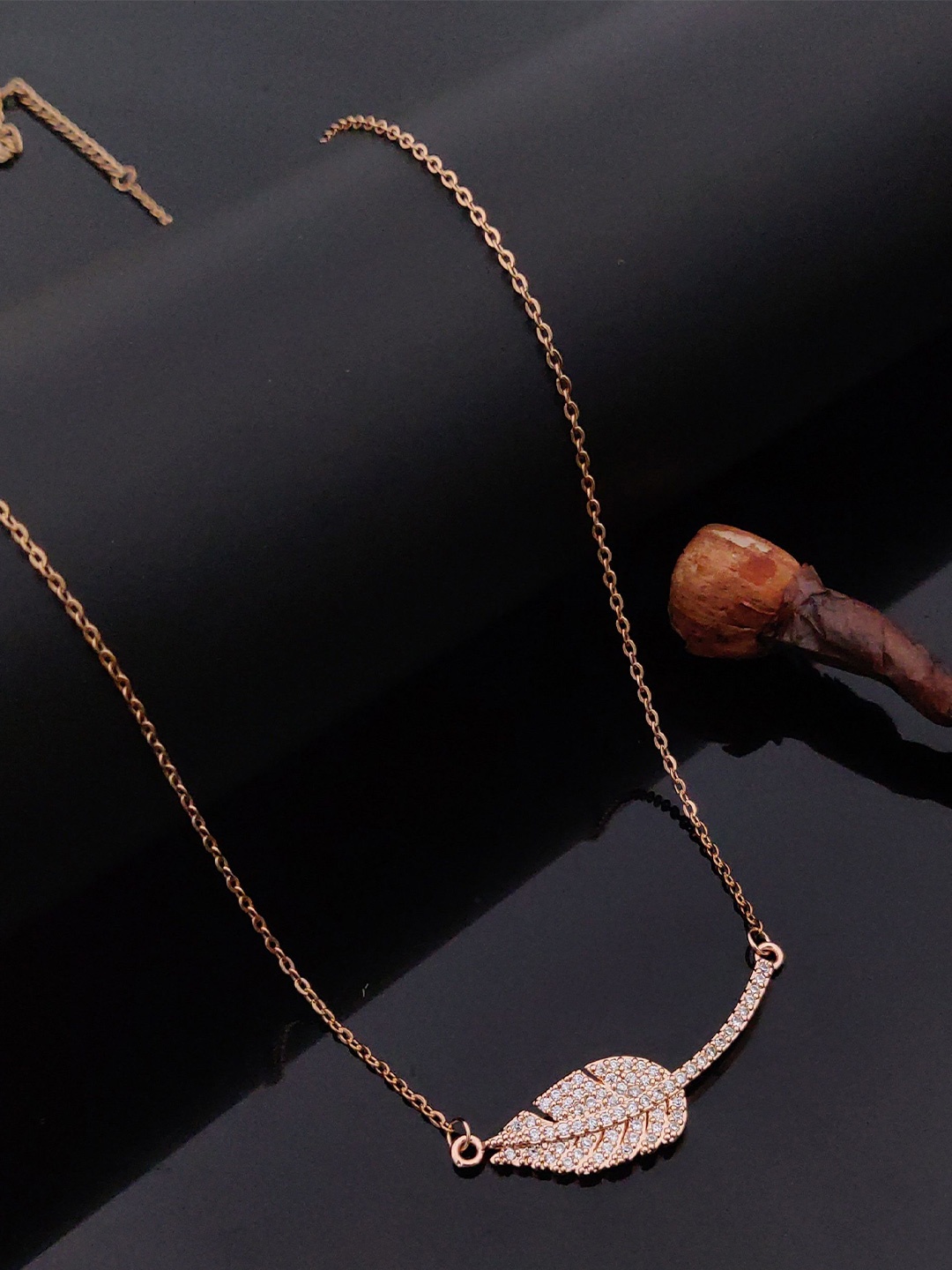 

ANJNI CREATION Rose Gold-Plated Stainless Steel Tarnish-Free Waterproof Leaf Chain