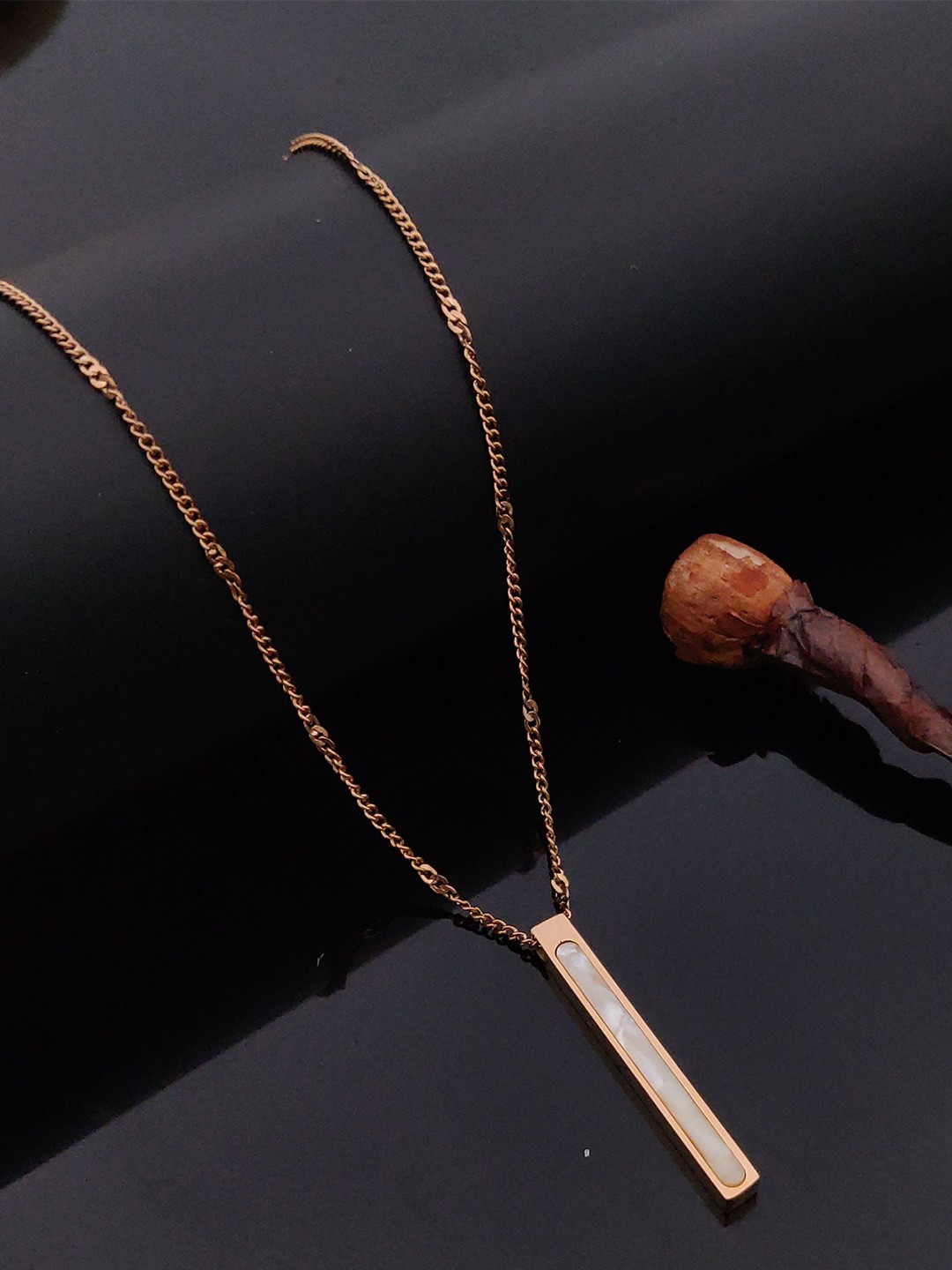 

ANJNI CREATION Rose Gold-Plated Stainless Steel Tarnish-Free Waterproof Clover Chain