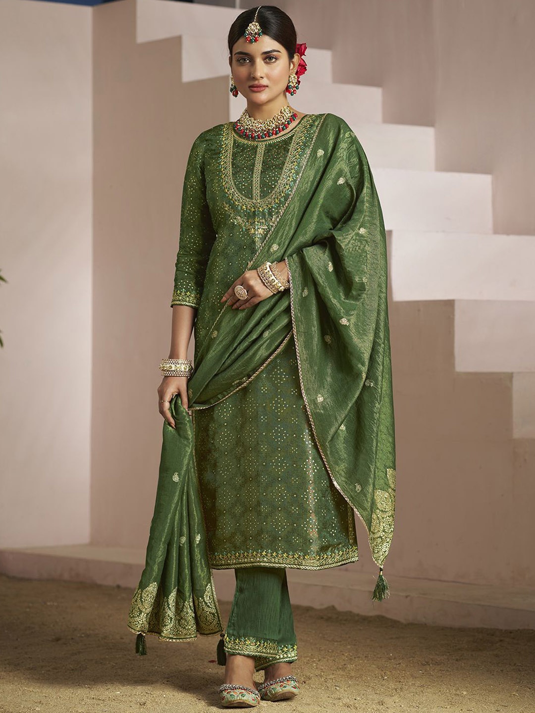 

Kvsfab Floral Embroidered Zari Work Jacquard Straight Kurta With Trousers & Dupatta, Green