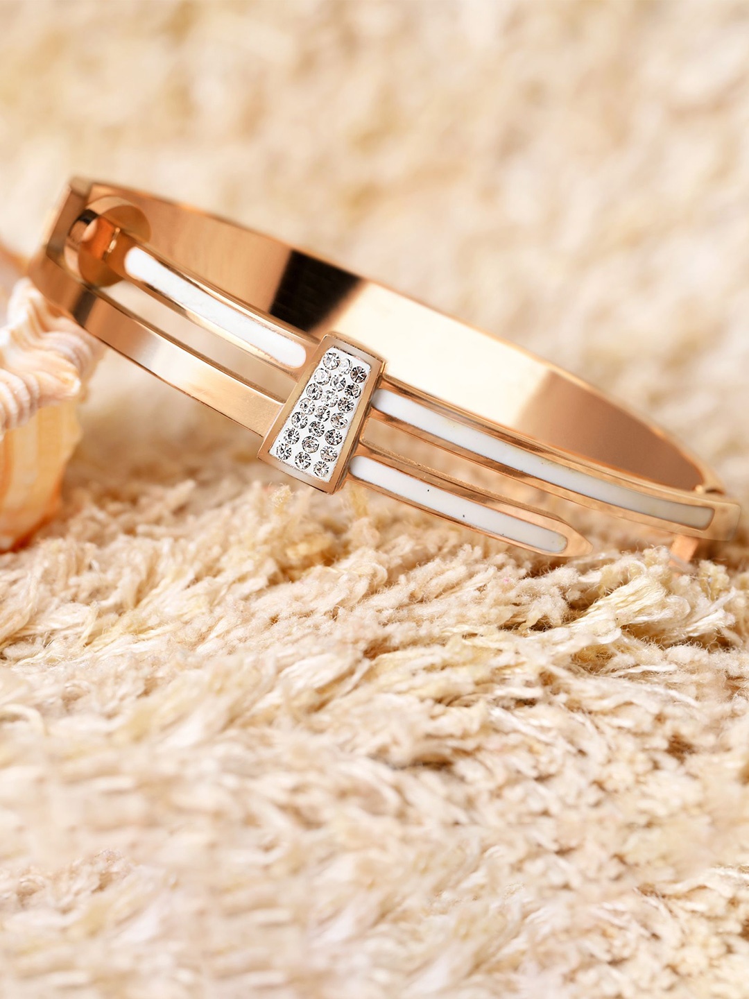 

DressBerry Artificial Stones Bangle-Style Bracelet, Gold