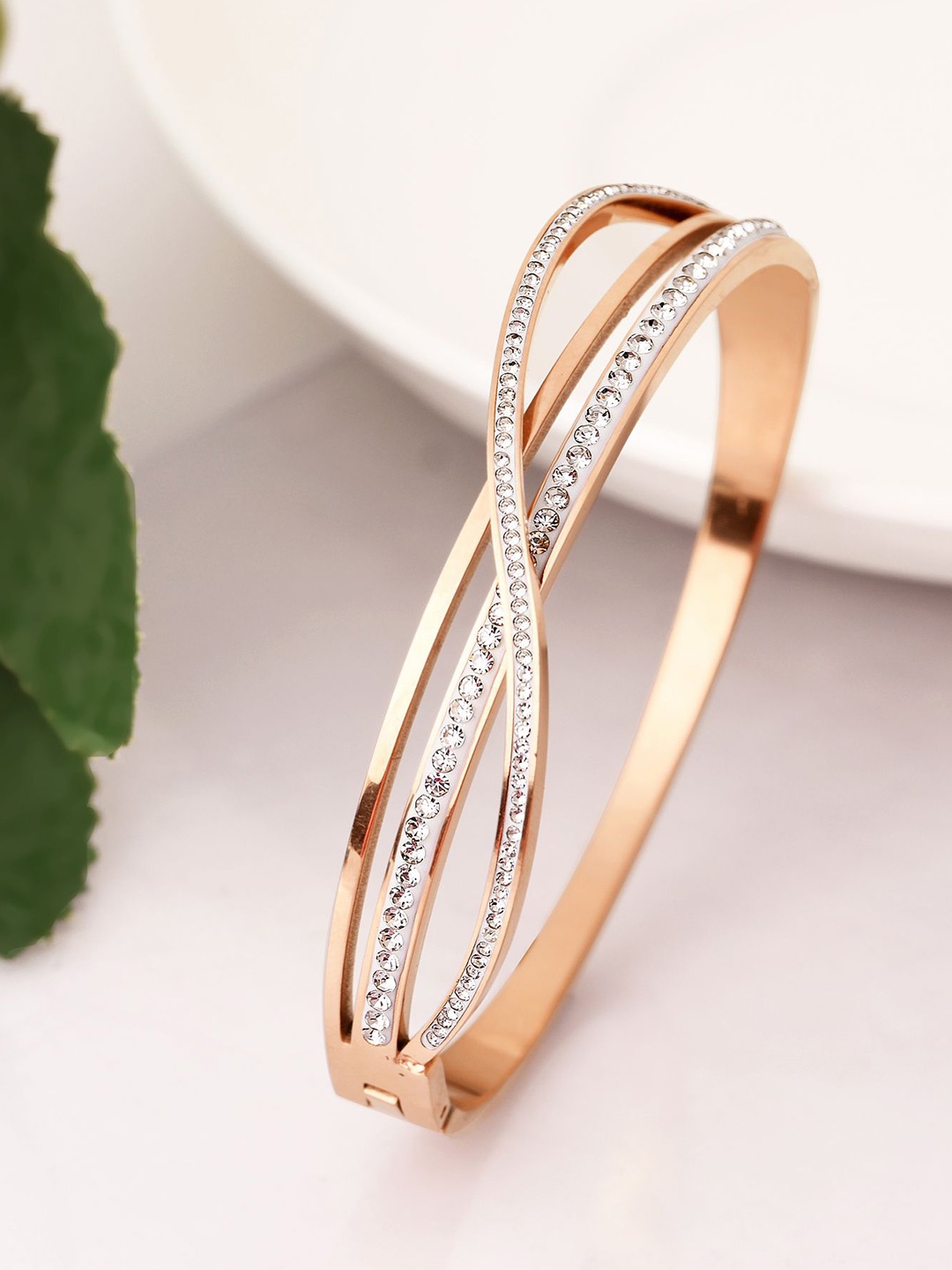 

DressBerry Artificial Stones Bangle-Style Bracelet, Rose