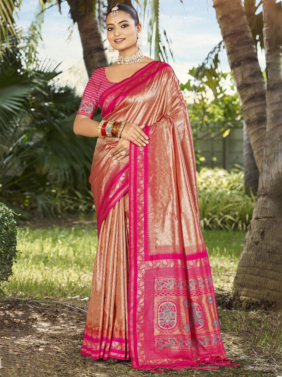 

SANGAM PRINTS Woven Design Zari Tussar Saree, Peach