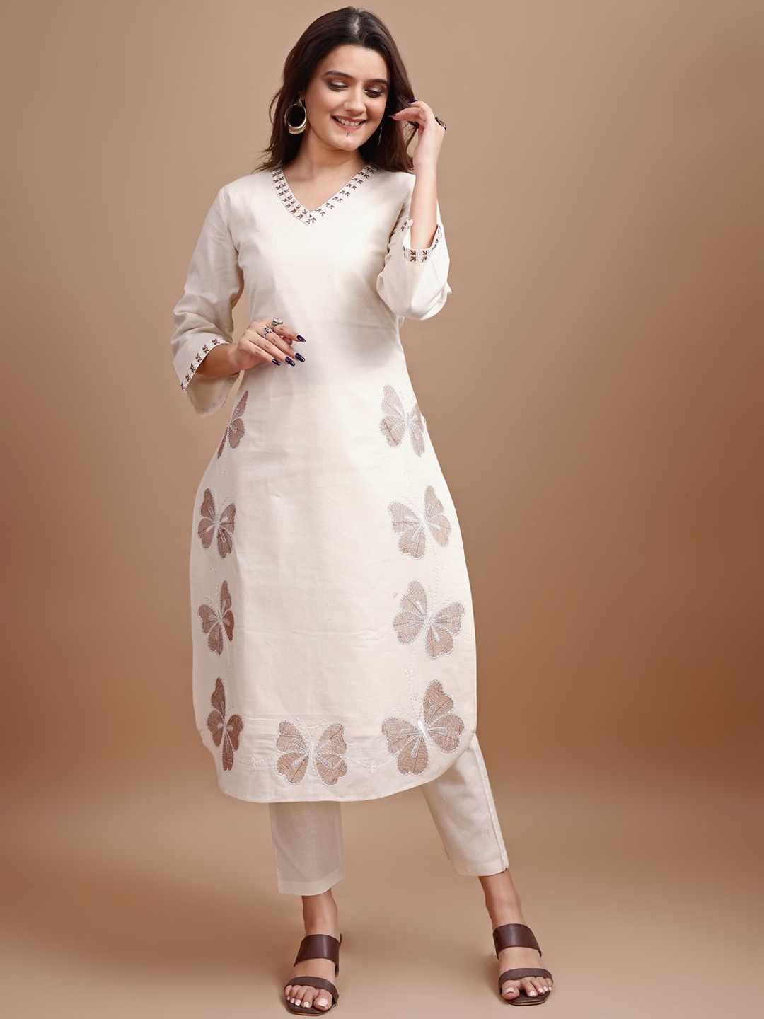 

Tikhi Imli Embroidered V-Neck Three-Quarter Sleeves Linen Tunic With Trouser, Off white