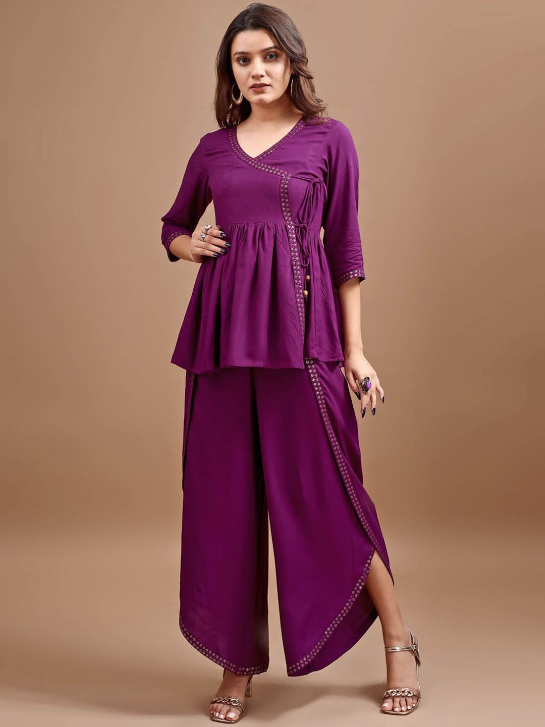 

Tikhi Imli Embellished V-Neck Three-Quarter Sleeves Tunic With Trouser, Magenta