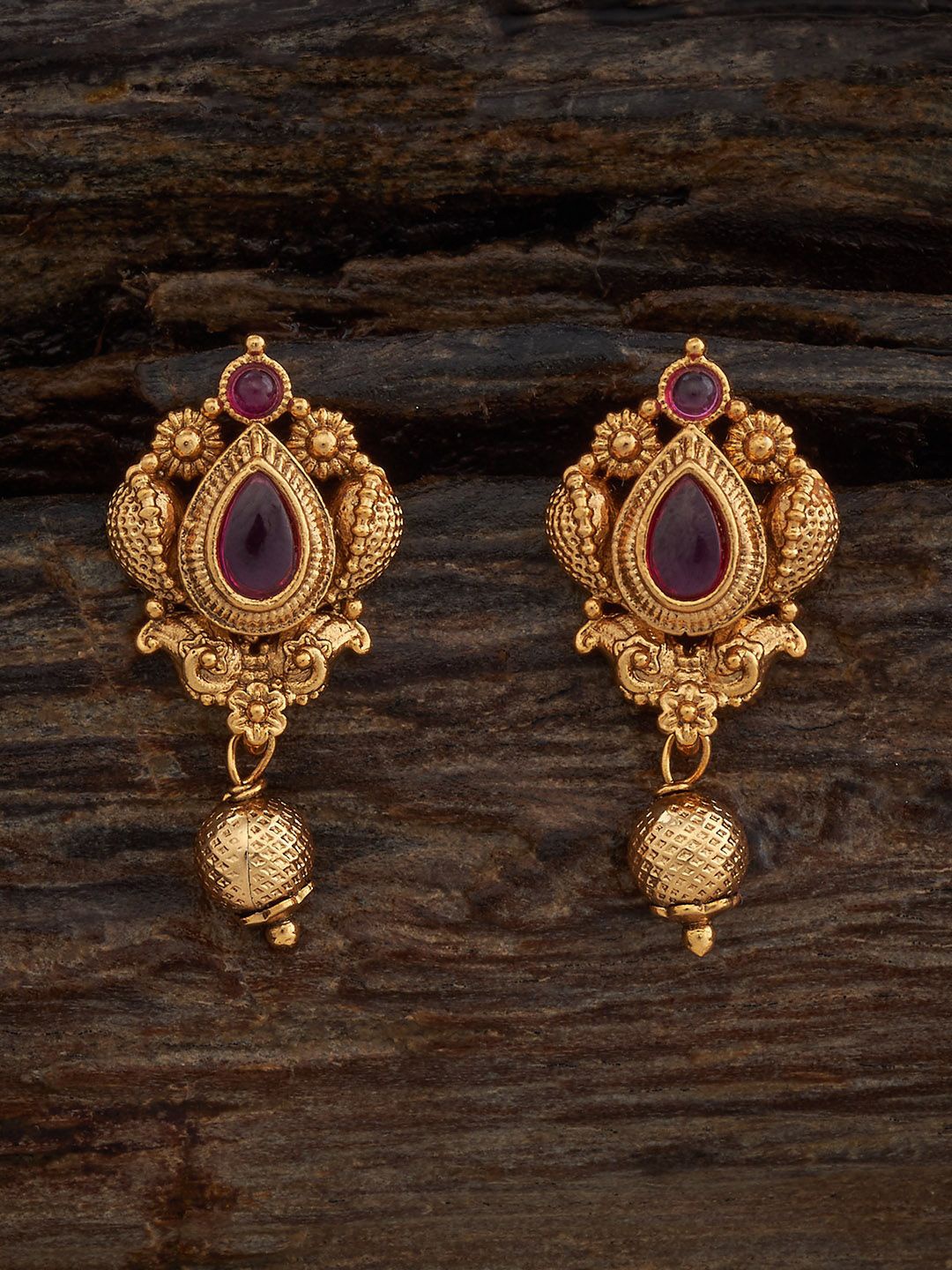 

Kushal's Fashion Jewellery Gold-Plated Classic Studs
