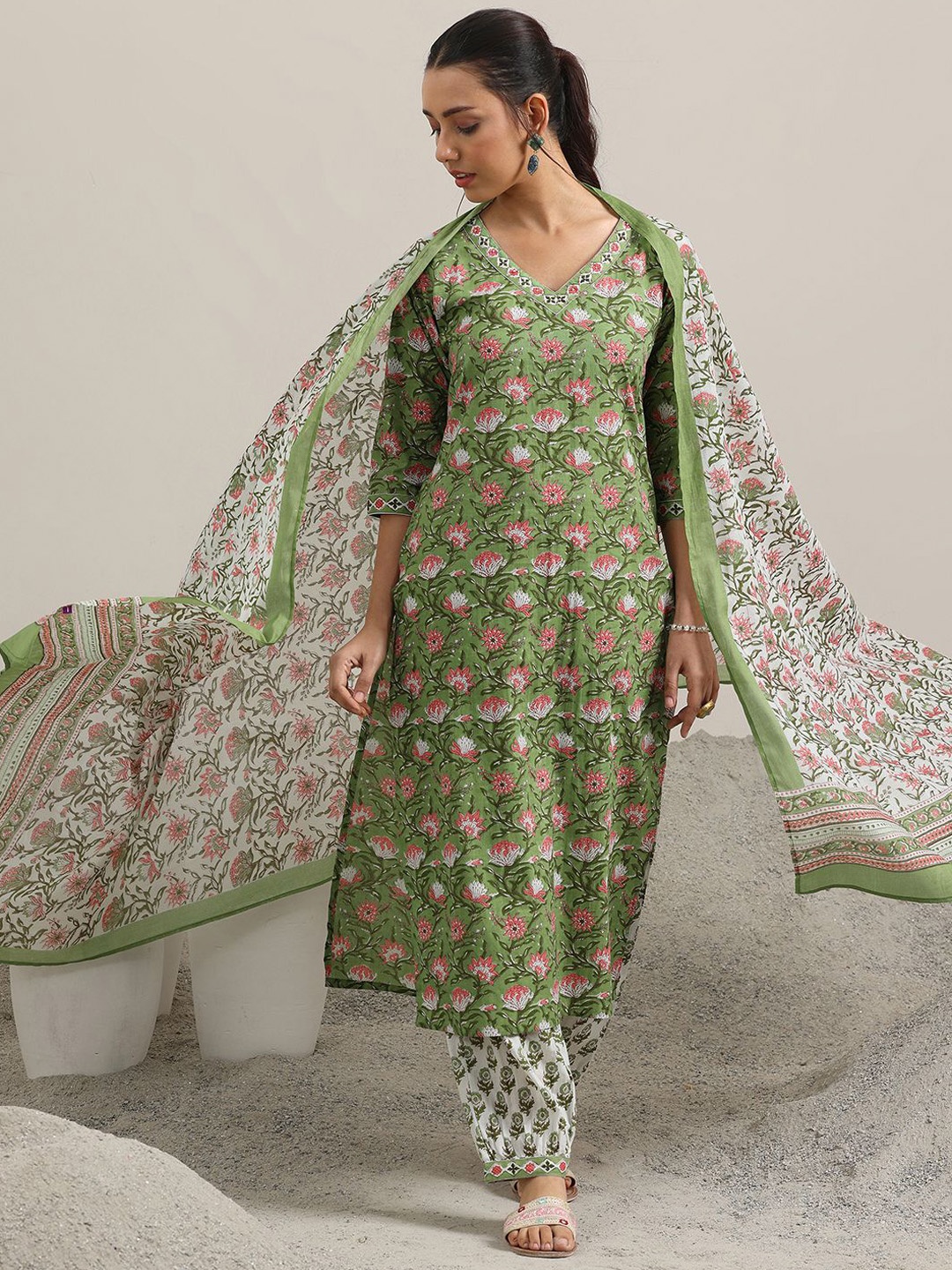 

Libas Floral Printed Straight Kurta with Salwar & Dupatta, Green