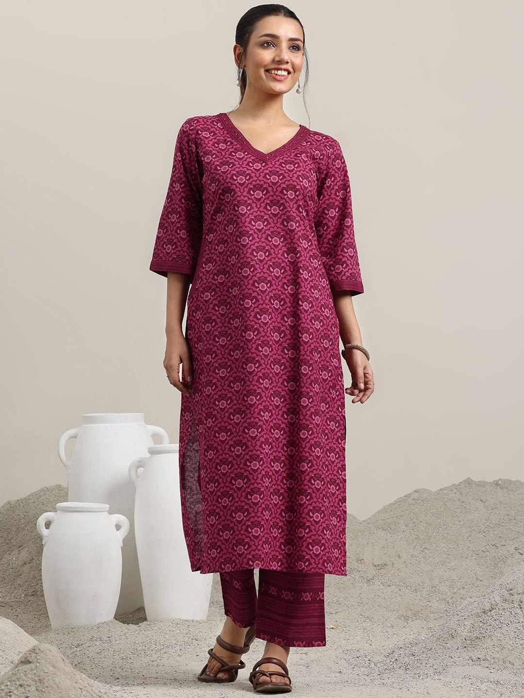 

Libas Floral Printed Straight Pure Cotton Kurta with Trousers, Burgundy