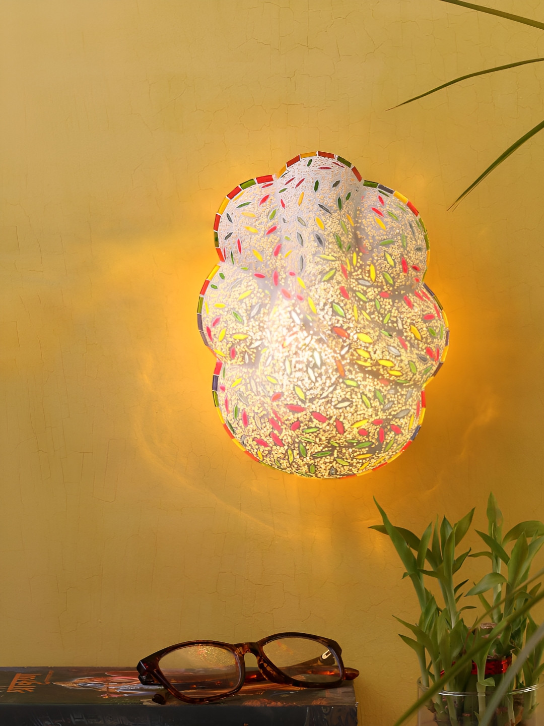 

Aura White & Gold-Toned Glass Contemporary Abstract Shaped Shaped Wall Lamp
