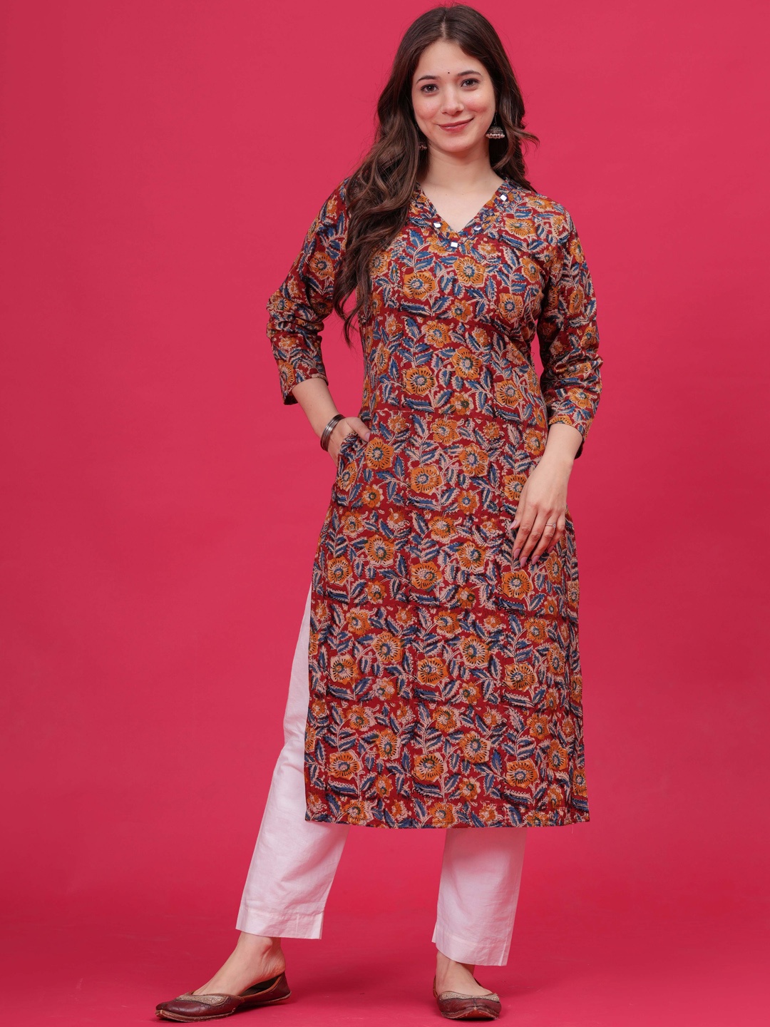 

HEARTLOOM Floral Printed Mirror Work Kalamkari Cotton Straight Kurta, Red