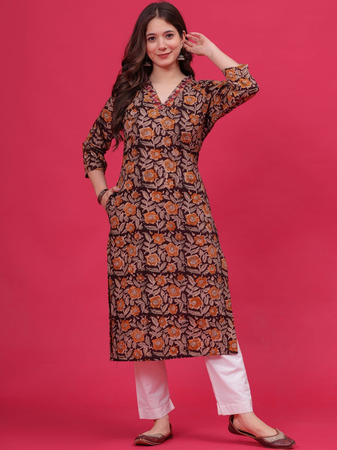 

HEARTLOOM Floral Printed Mirror Work Kalamkari Cotton Straight Kurta, Coffee brown