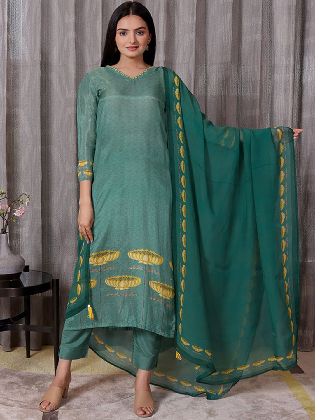 

SUKRUTI DESIGN Floral Printed Thread Work Pure Silk Straight Kurta with Trousers & Dupatta, Green