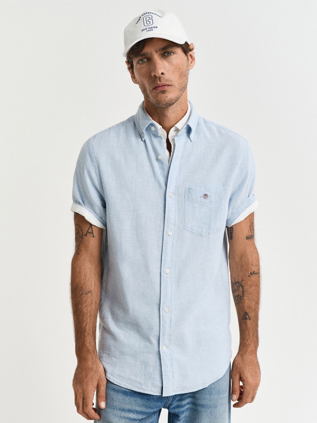 

GANT Men Button-Down Collar Solid Casual Shirt, Blue