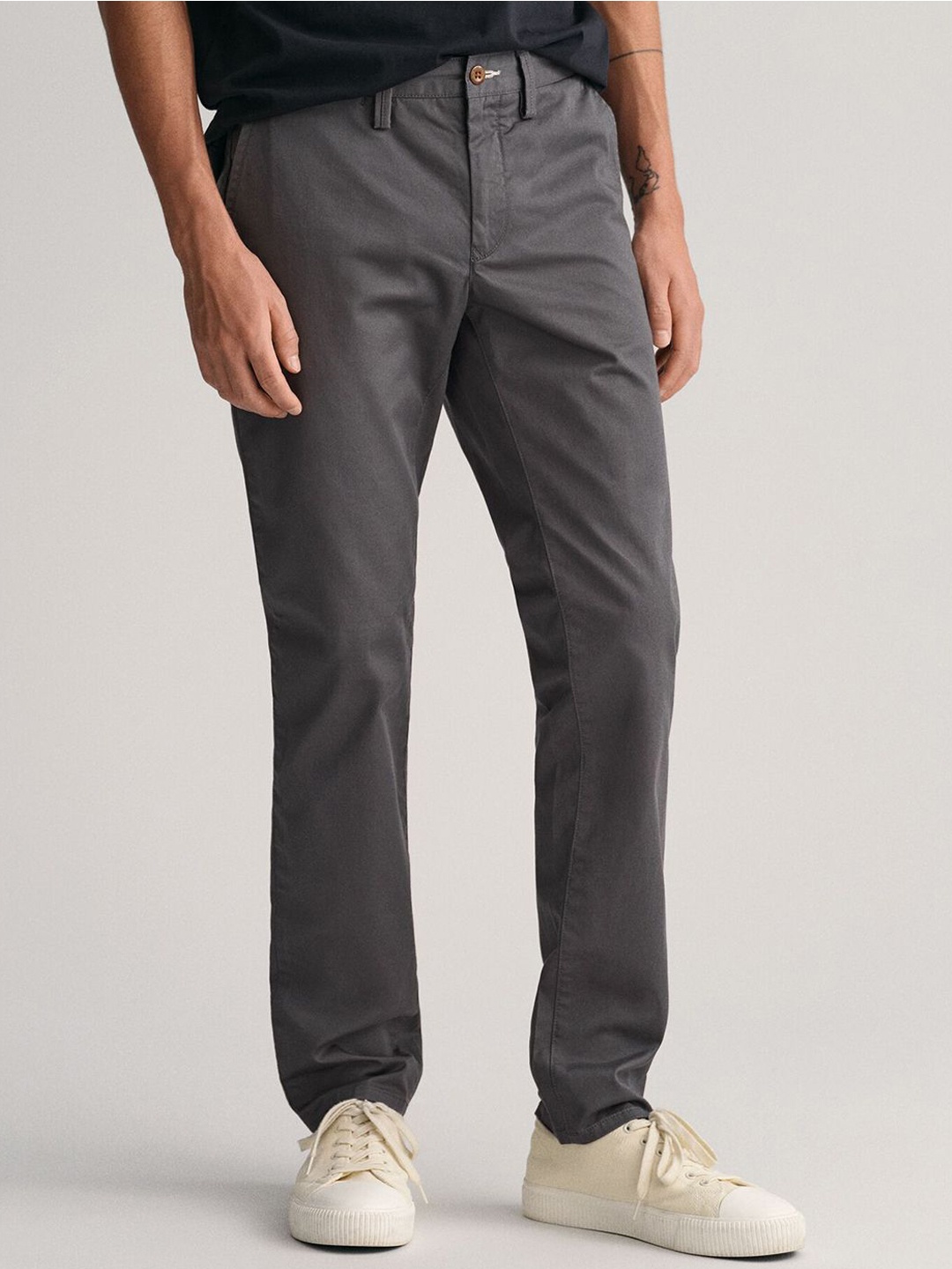 

GANT Men Mid-Rise Slim Fit Twill Trouser, Grey