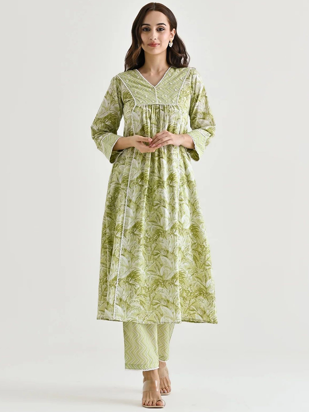 

STYLERIUM Floral Embroidered Anarkali Kurta with Trousers, Lime green