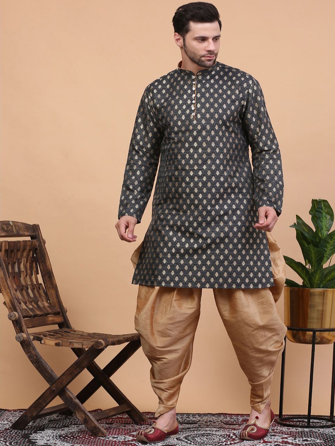 

Larwa Ethnic Motifs Woven Design Mandarin Collar Kurta with Dhoti Pants, Black