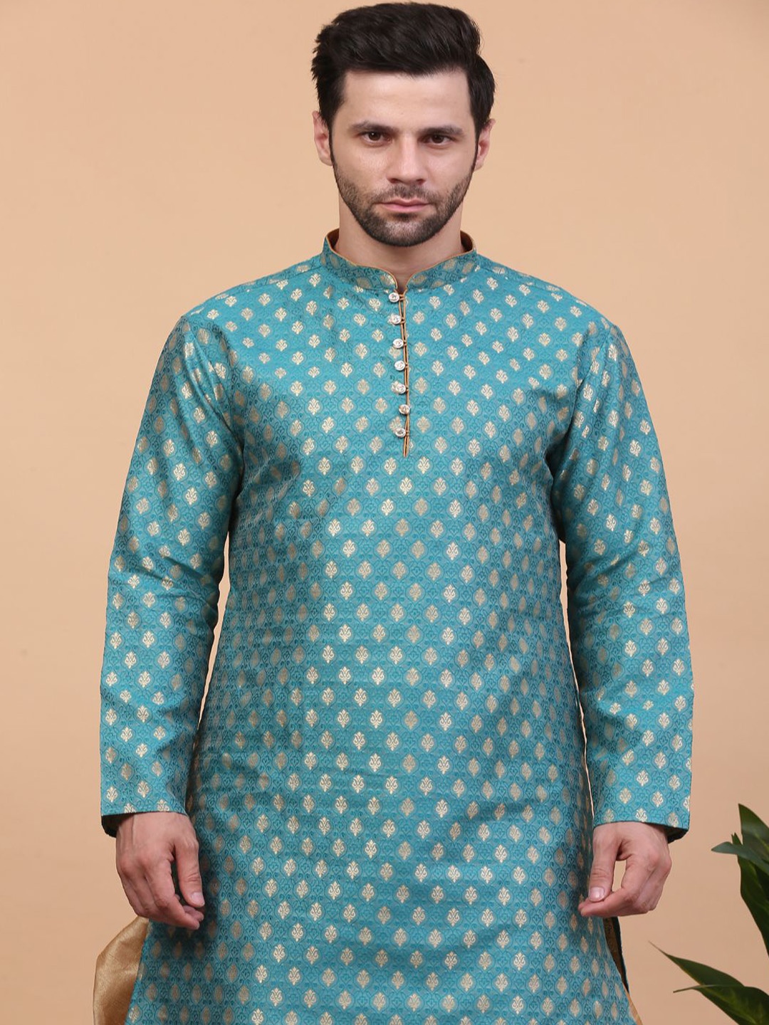 

Larwa Ethnic Motifs Woven Design Mandarin Collar Jacquard Kurta, Green
