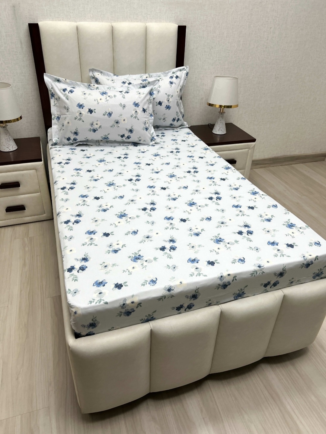 

Pure Decor Lounge Blue Printed Pure Cotton 250 TC Single Bedsheet Set 1.73 m x 2.36 m