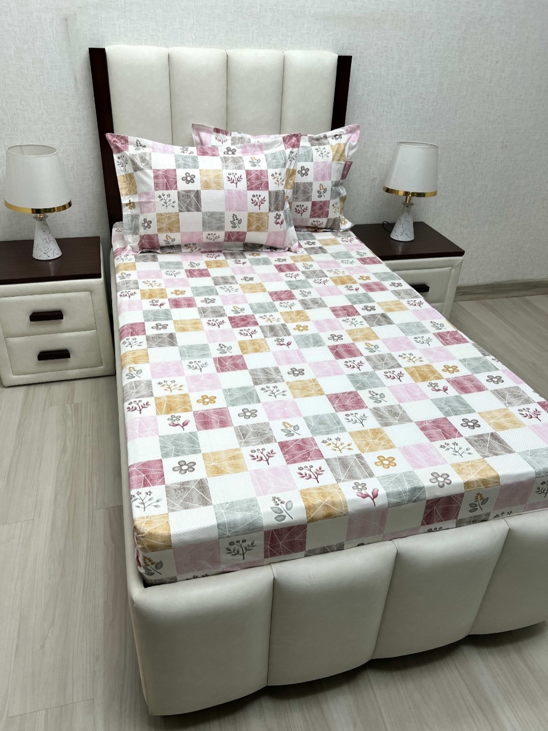 

Pure Decor Lounge White Floral Printed Pure Cotton 250TC Single Bedsheet Set 2.36 x 1.73 m