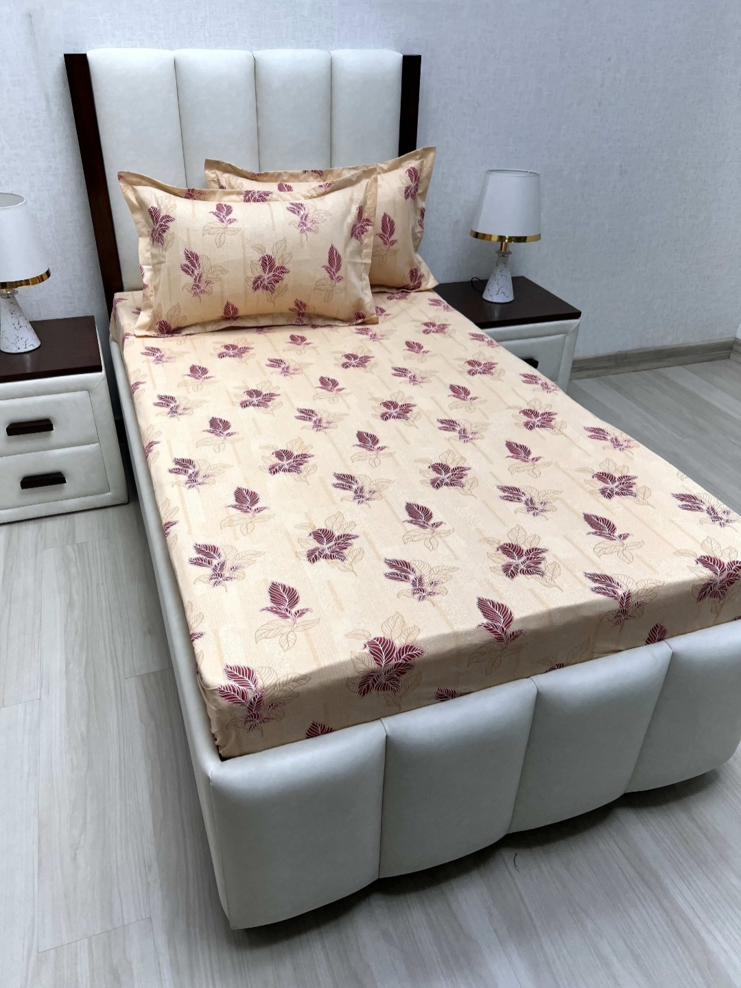 

Pure Decor Lounge Brown Printed Pure Cotton 250 TC Single Bedsheet Set 1.73 m x 2.36 m