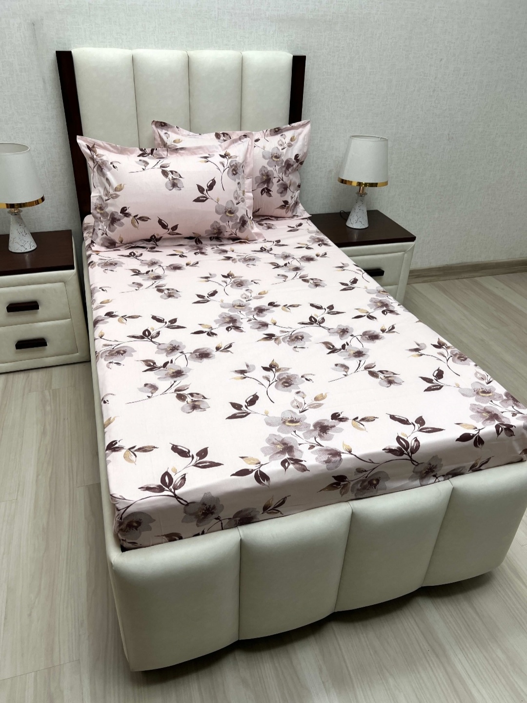 

Pure Decor Lounge Pink Floral Printed Pure Cotton 250 TC Single Bedsheet Set 2.36 x 1.73 m