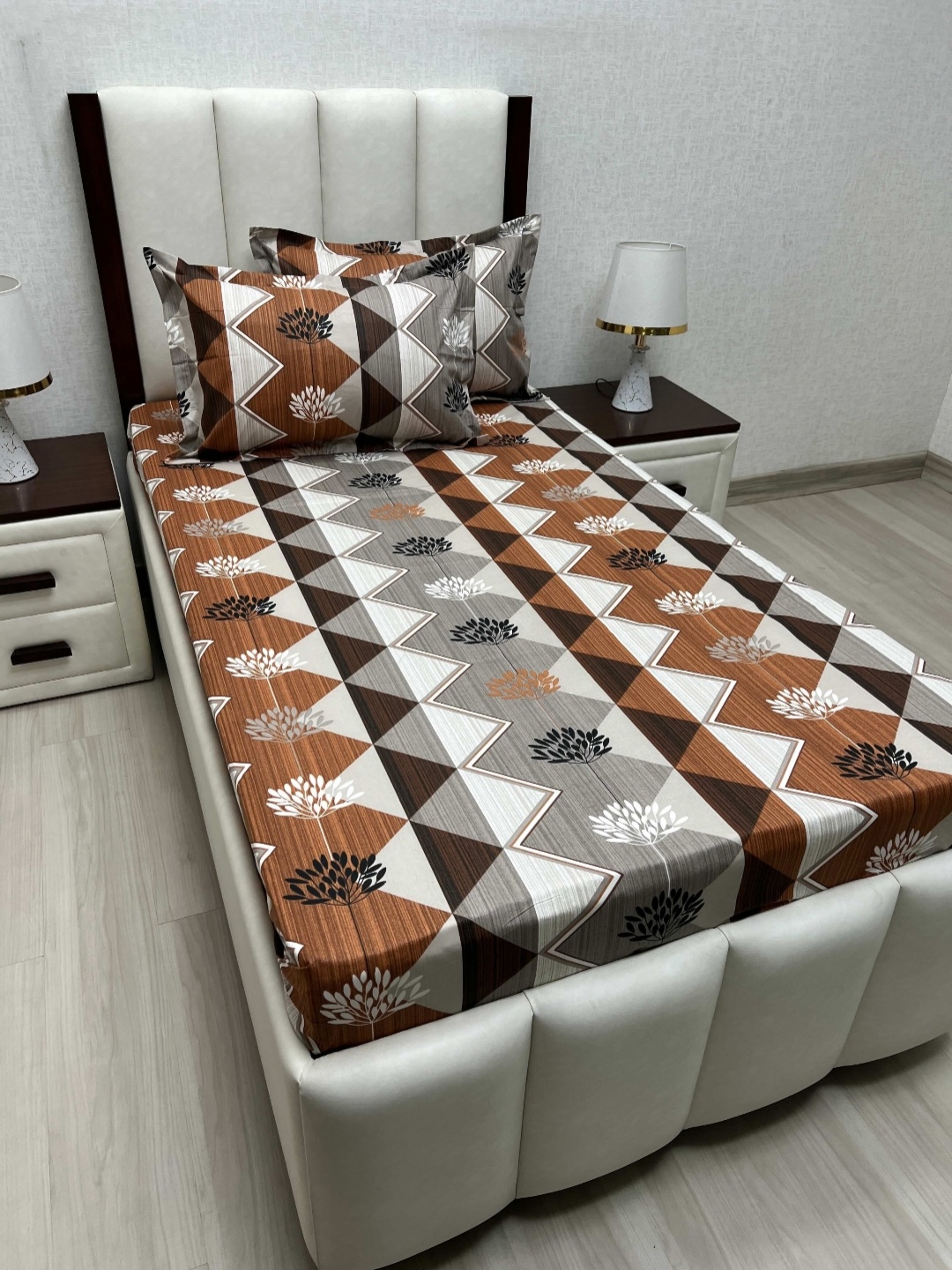 

Pure Decor Lounge Brown Floral Printed Cotton 250TC Single Bedsheet Set-1.73 m x 2.36 m