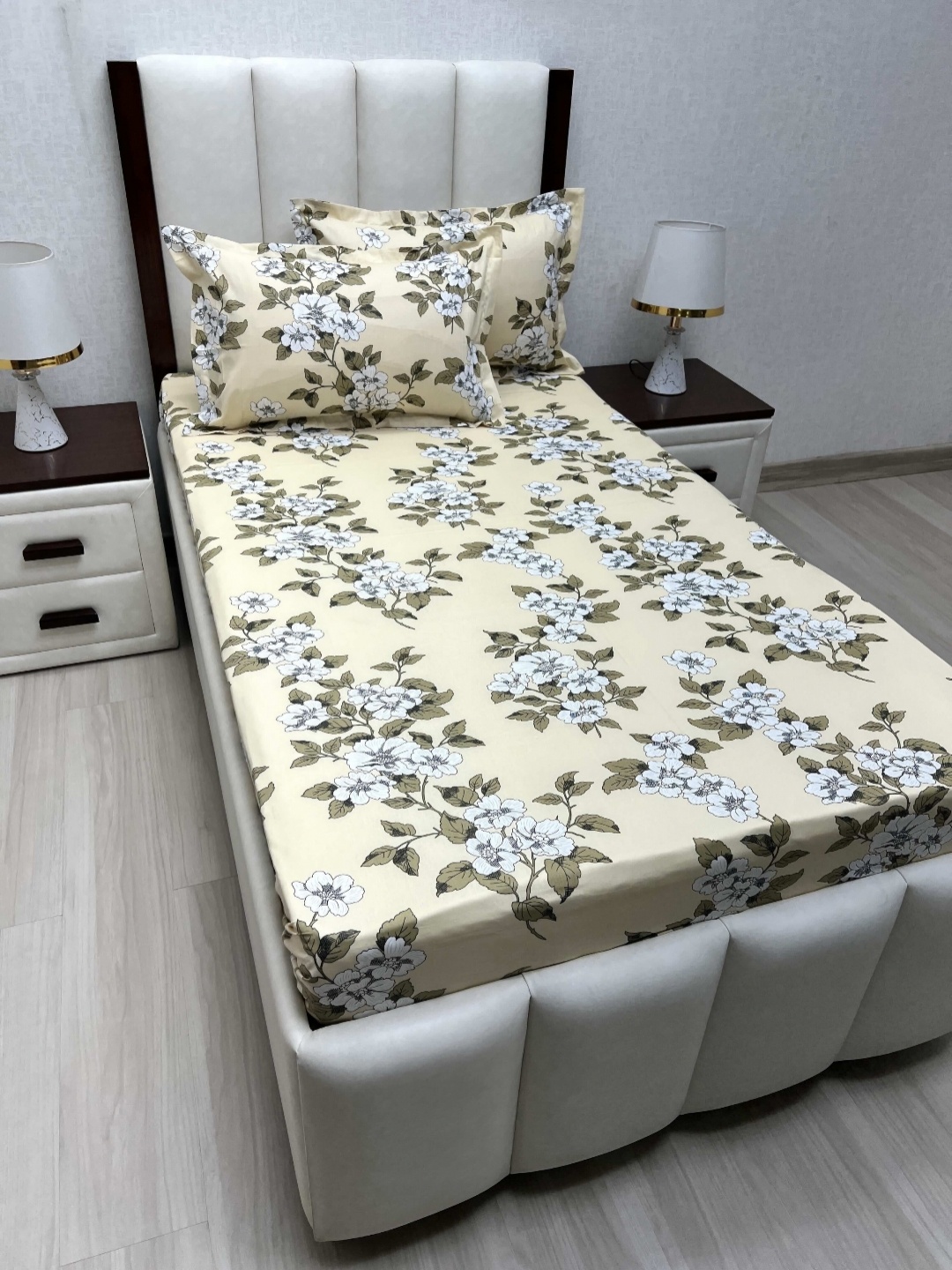 

Pure Decor Lounge Green Printed Pure Cotton 250 TC Single Bedsheet Set 2.36 x 1.73m