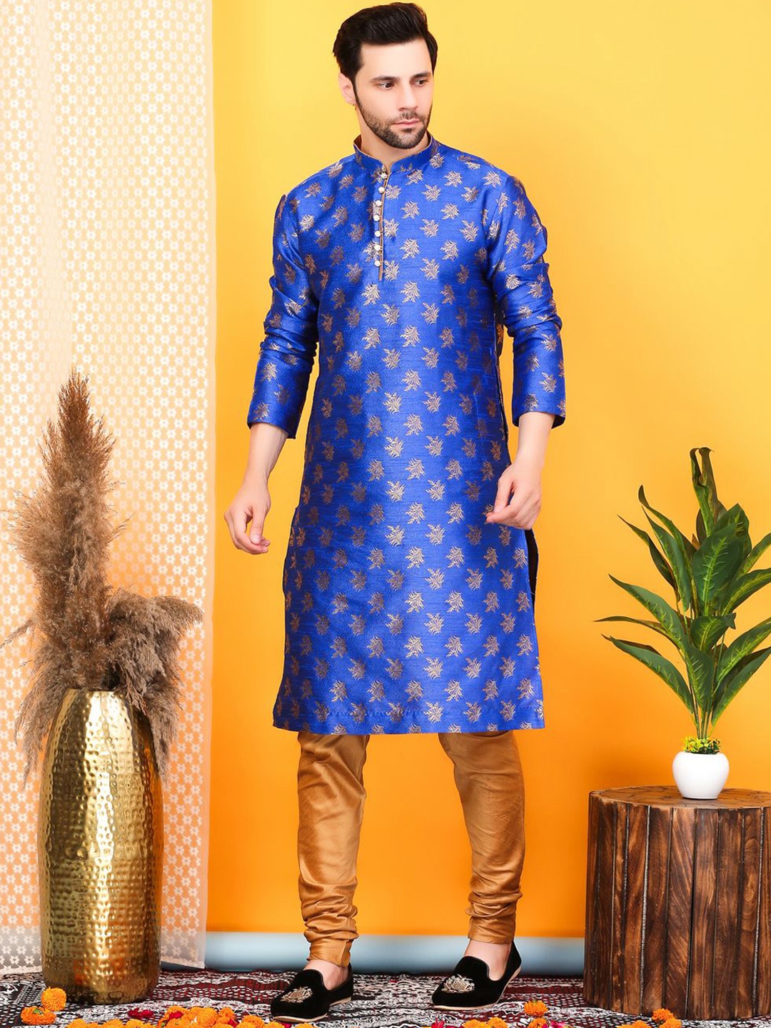 

Larwa Floral Printed Mandarin Collar Straight Kurta with Churidar, Blue