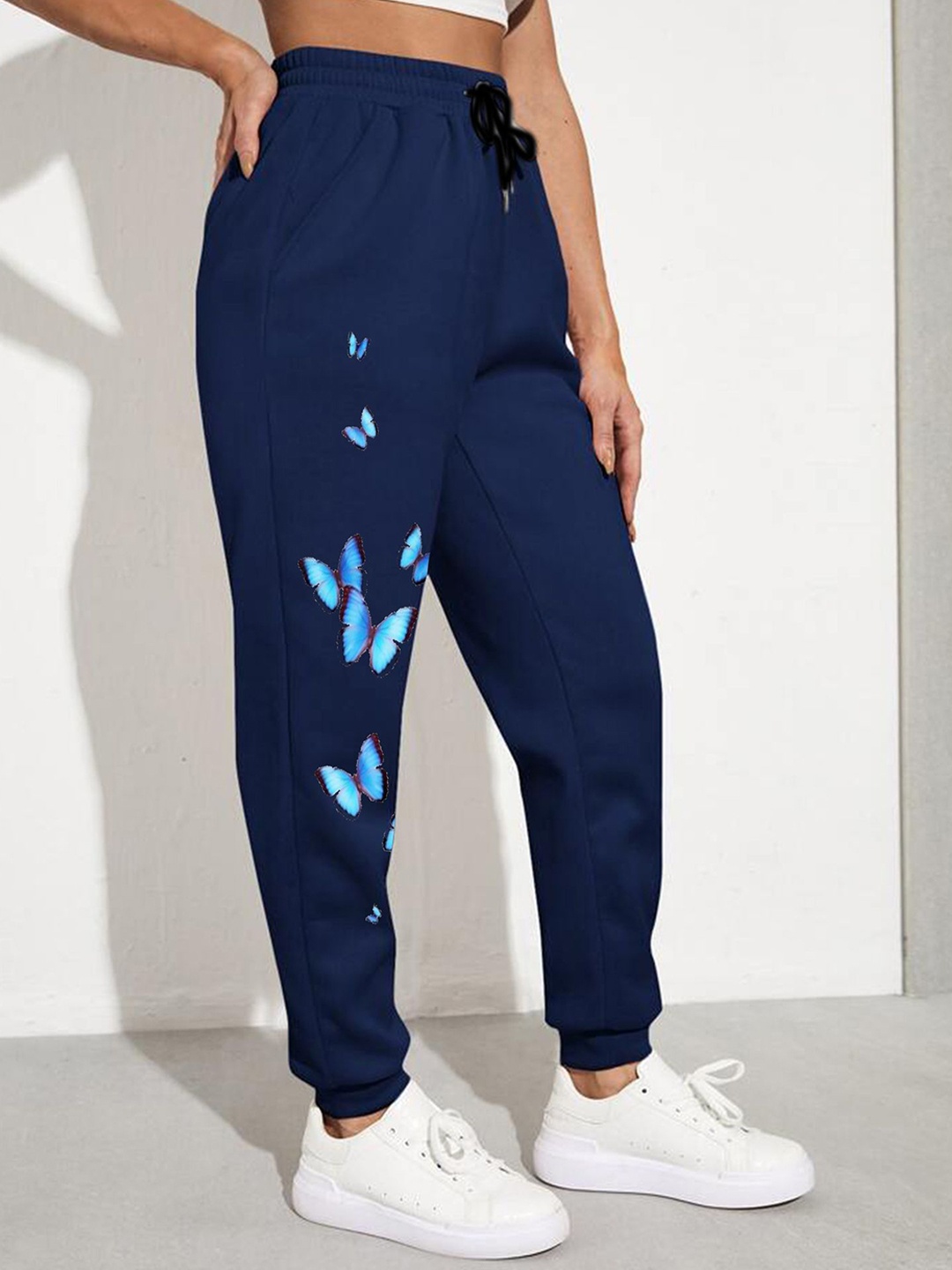 

SAAHASAM Women Printed Relaxed Joggers Trousers, Blue