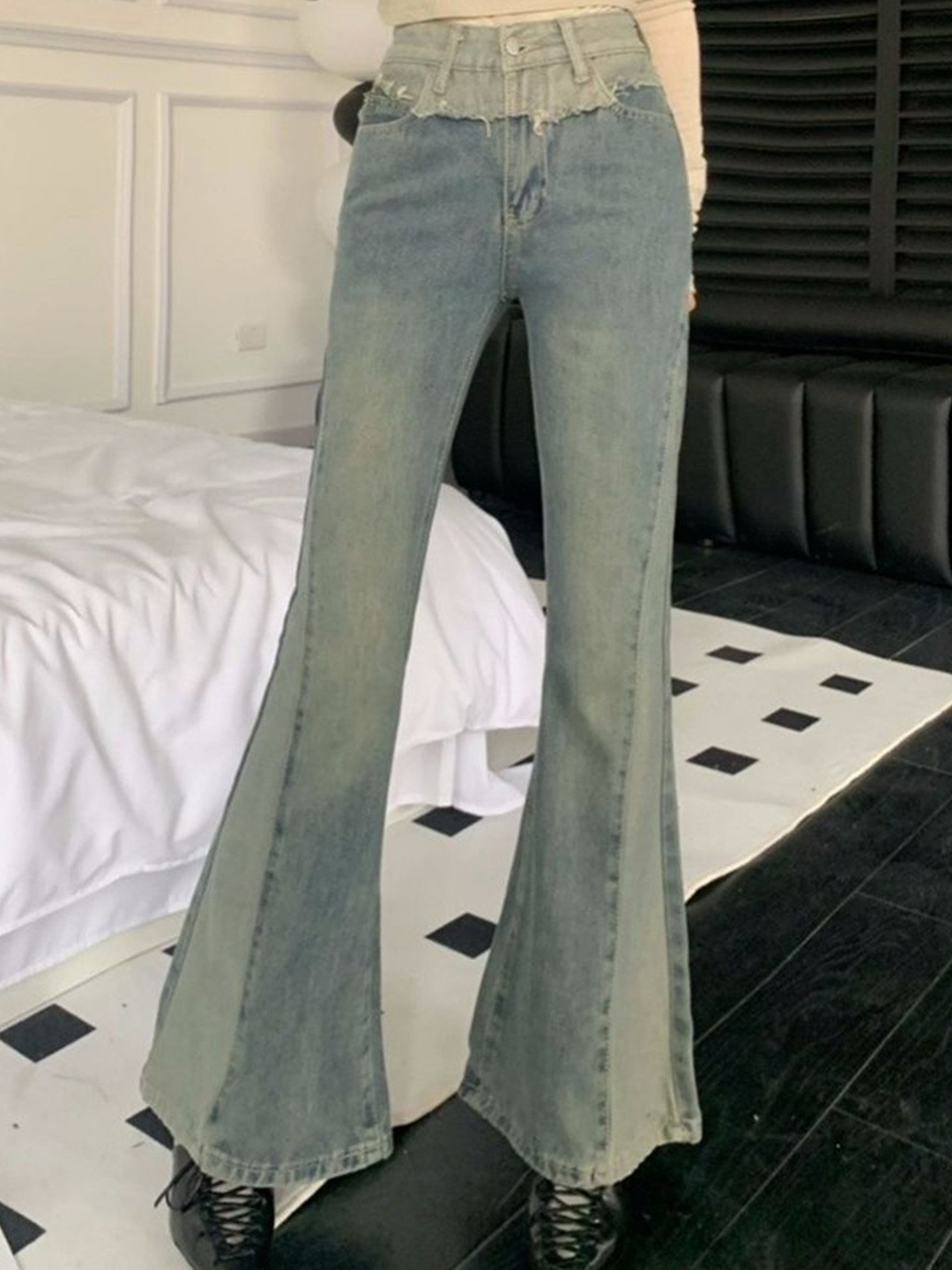 

StyleCast x Revolte Women Wide Leg Light Fade Jeans, Blue